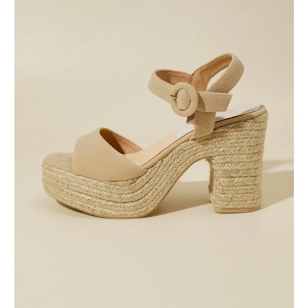 Altar’d State New with Tags Jana Platform Heels